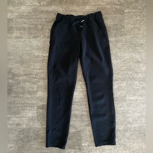 Lululemon On The Fly 7/8 - Size 2 Woven